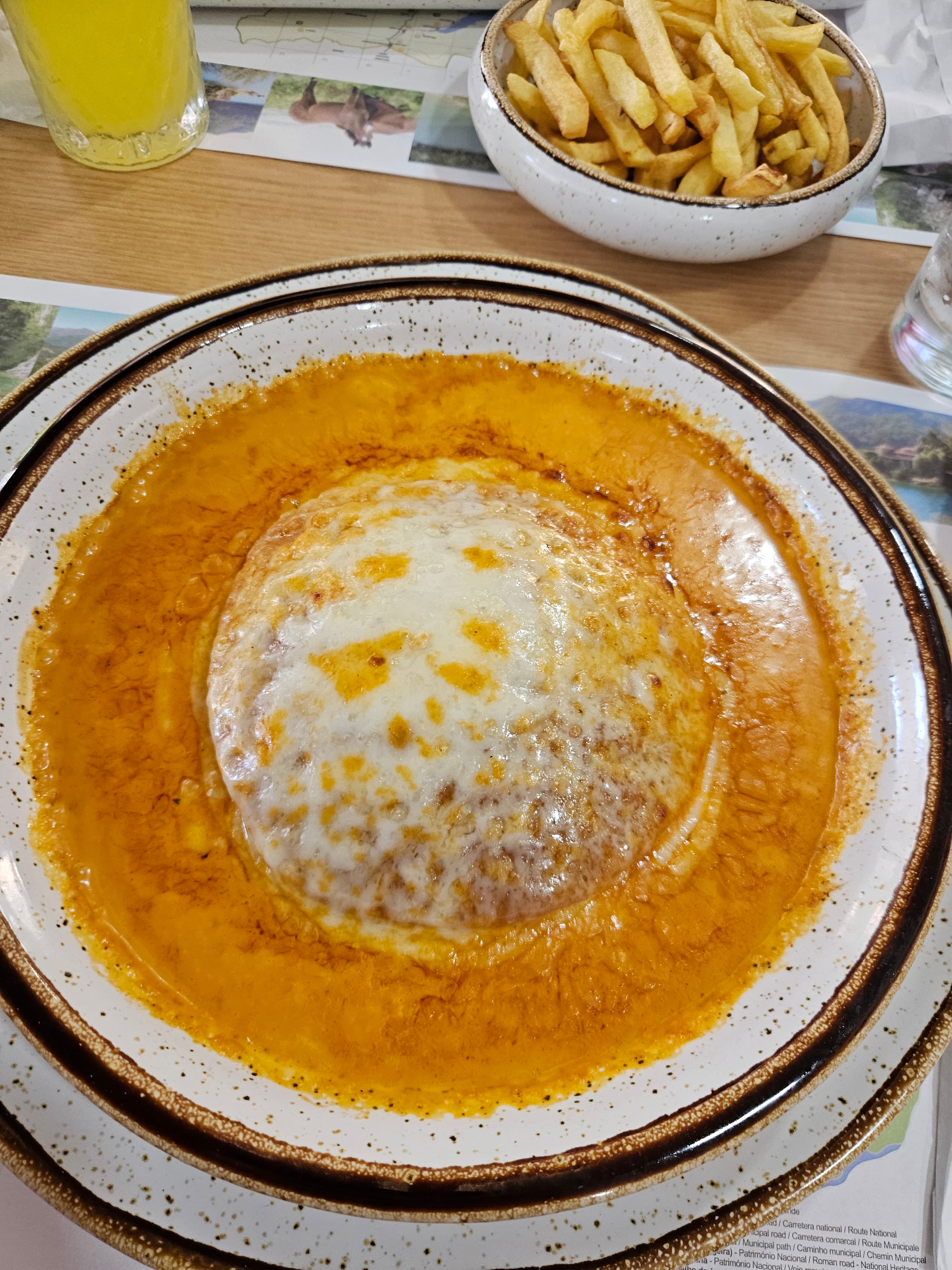 Hambúrguer com Molho de Francesinha