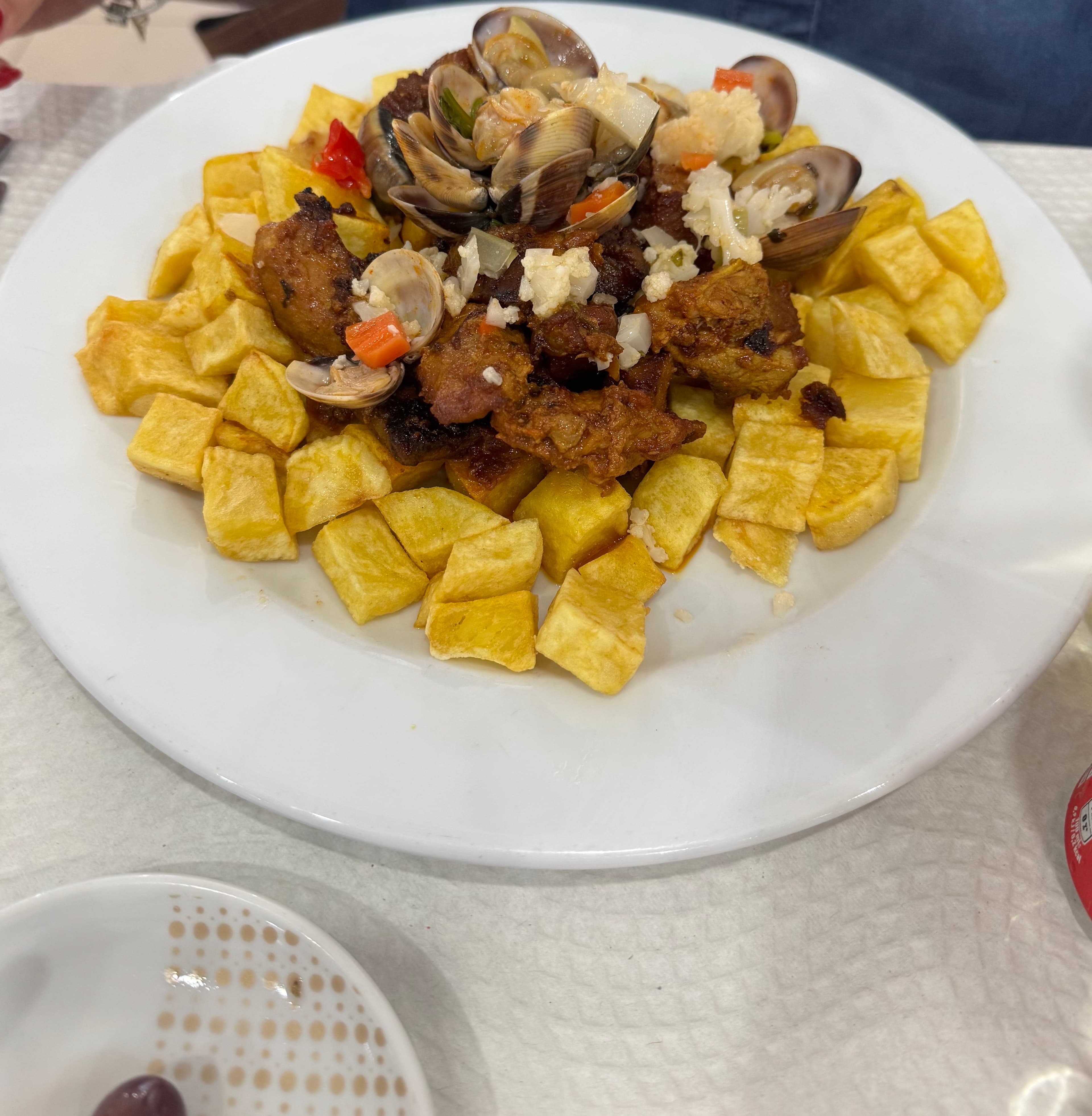 Carne de Porco à Alentejana